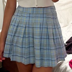 Stradivarius blue plaid a-line mink skirt. Olivia Rodrigo good 4 u dupe